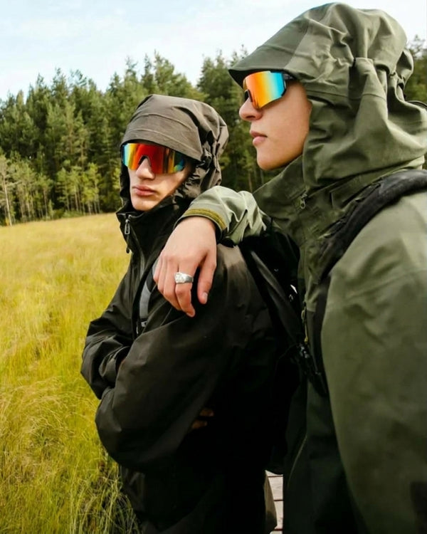 TREKKING